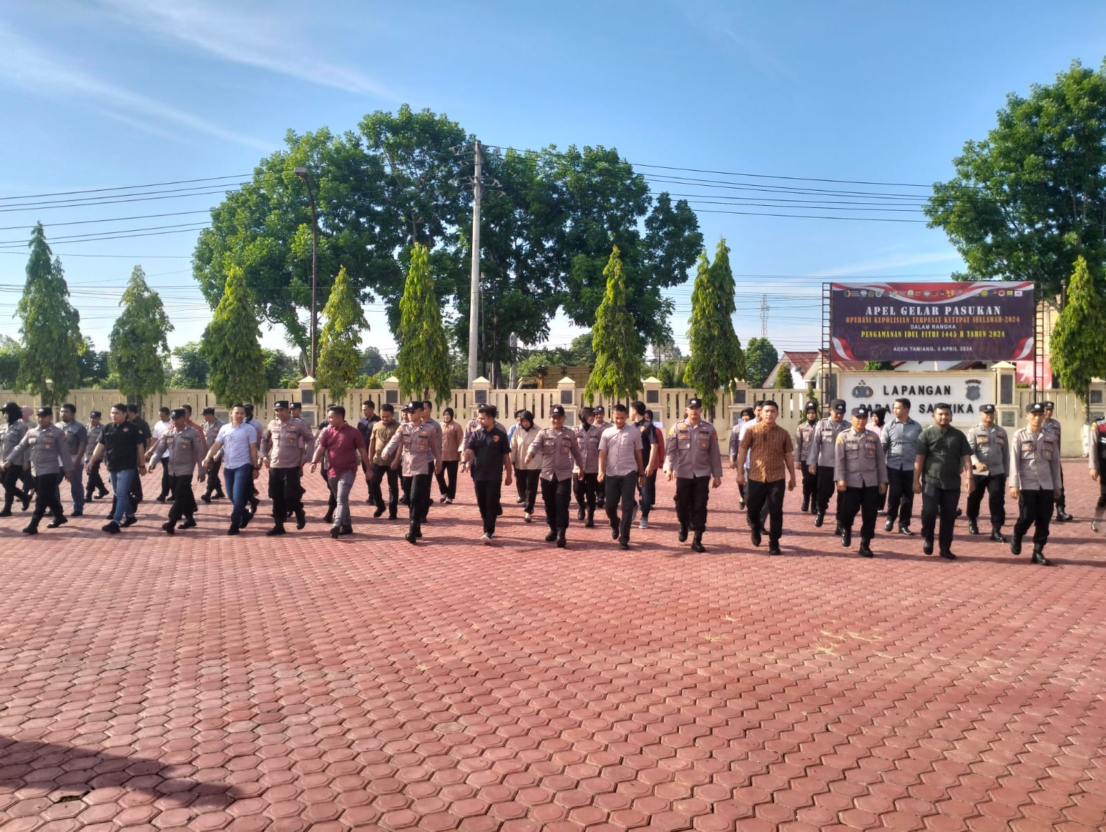Tingkatkan Kemampuan Baris-Berbaris Personel, Polres Aceh Tamiang Bersama Polsek Jajaran Gelar Latihan PBB